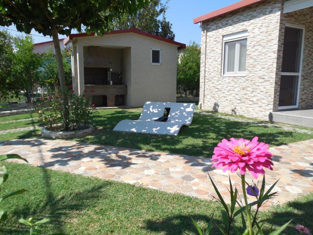Costa Petra - Luxury Seaside Cottage With Garden - Vacation House For Families In Greece Néa Meságkala Exterior foto