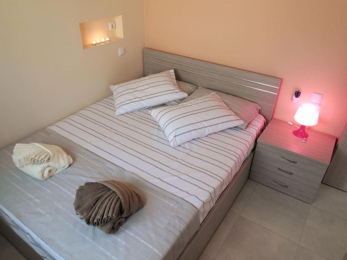 Costa Petra - Luxury Seaside Cottage With Garden - Vacation House For Families In Greece Néa Meságkala Exterior foto